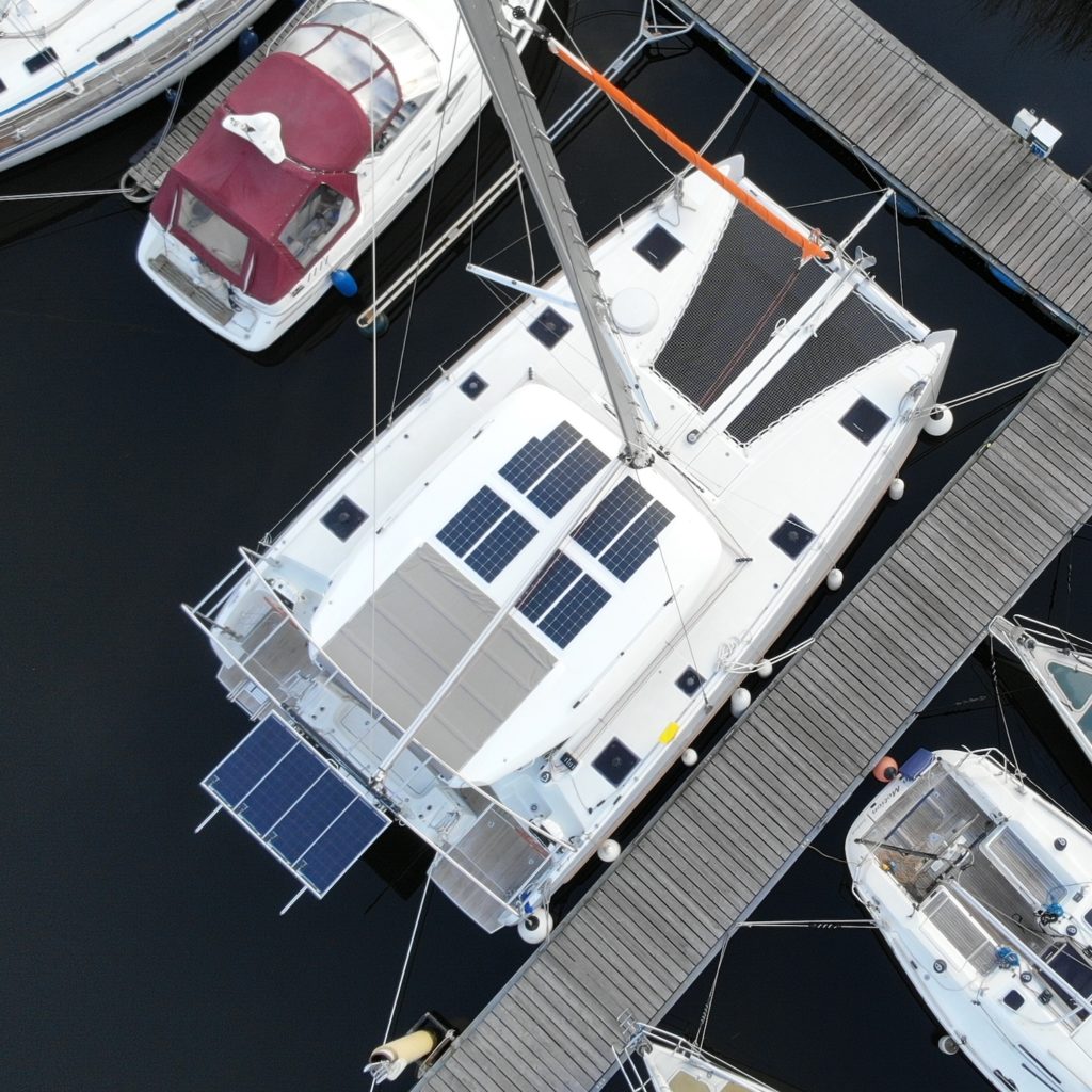 Offgridshop Victron Energy Excess 11 Katamaran Catamaran
