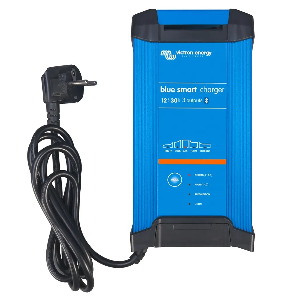 Blue Smart IP22 Charger 12/30(3) 230V CEE 7/7