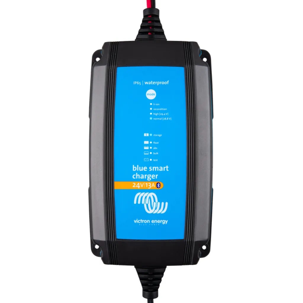 Blue Smart IP65 Charger 24/13(1) 230V UK