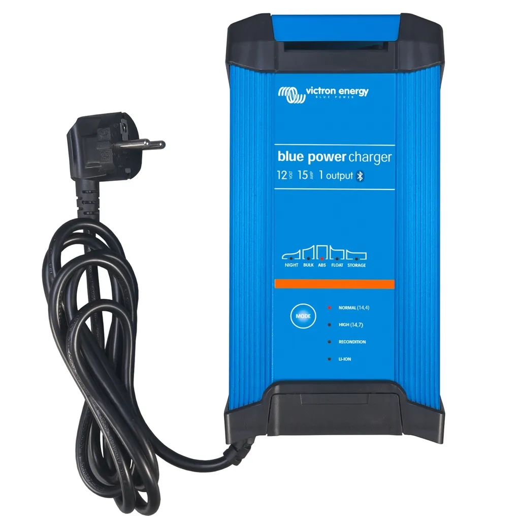 Blue Smart IP22 Charger 12/15(1) 230V CEE 7/7